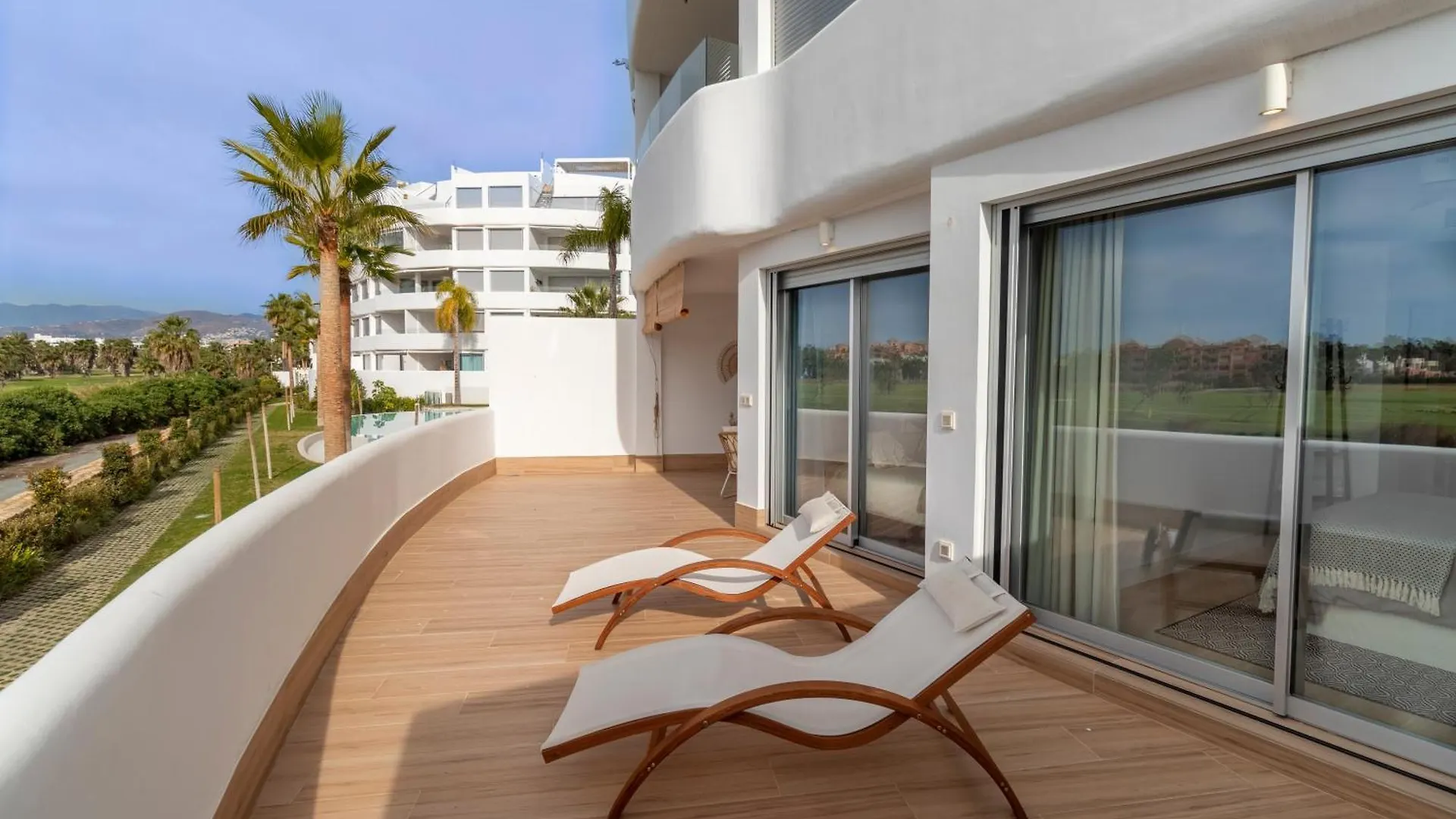 Rentitspain Apartamento Serena Terraza Con Vista A Golf Motril Apartment